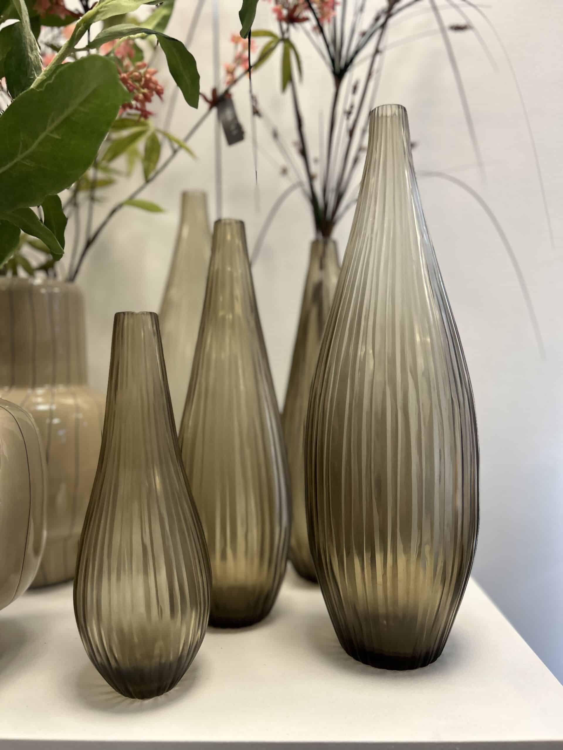 De Apatite Large Vaas 45 cm: een stijlvolle eyecatcher met luxe karakter