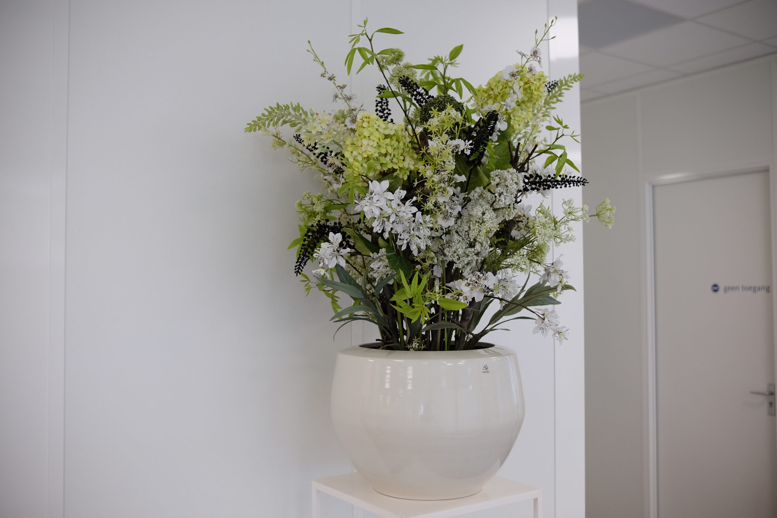 Zijn zijden bloemen duurzaam? Waarom steeds meer bedrijven kiezen voor een zijden bloemen abonnement
